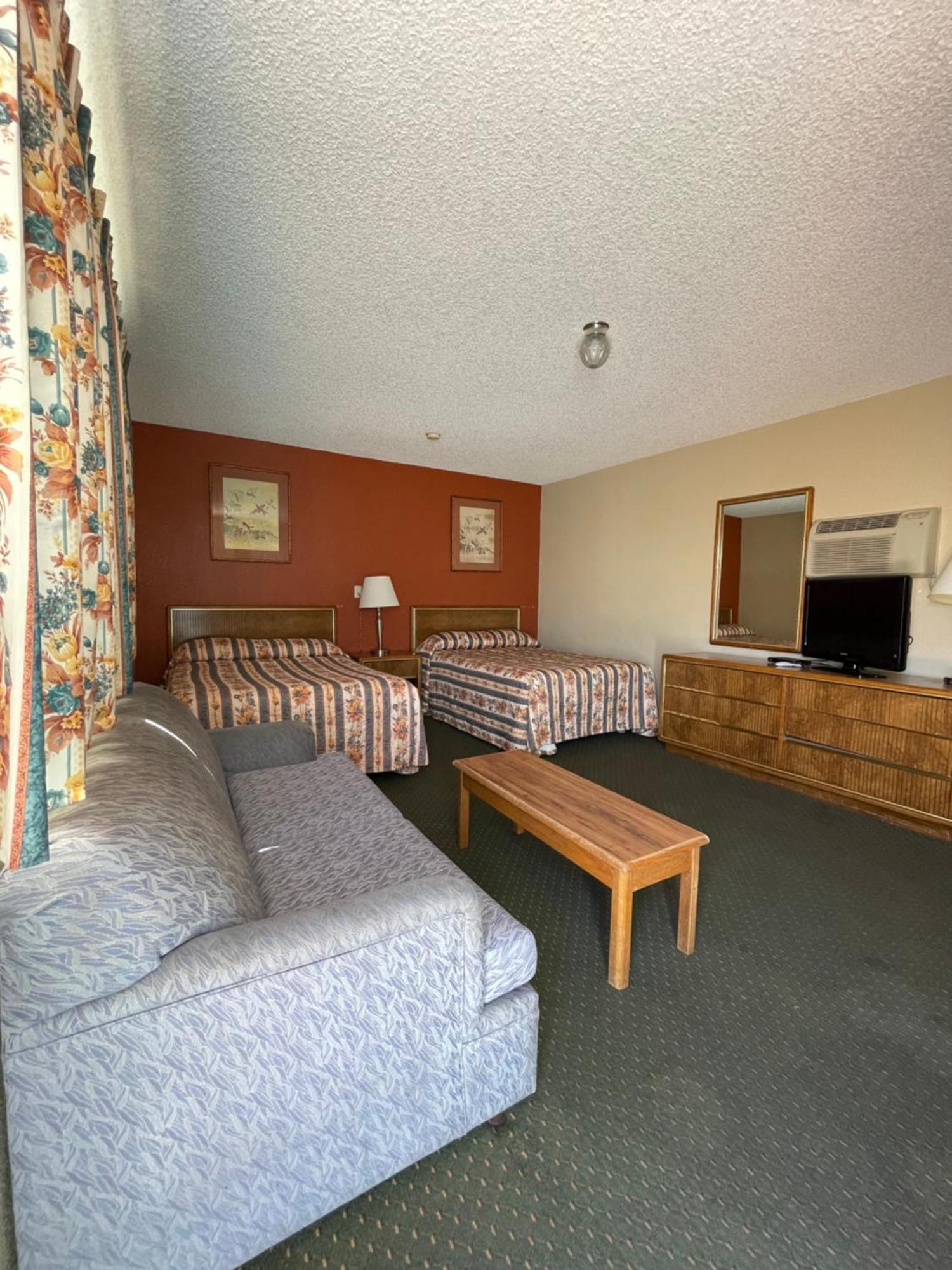 Howard Johnson By Wyndham Ridgecrest, Ca Exterior photo